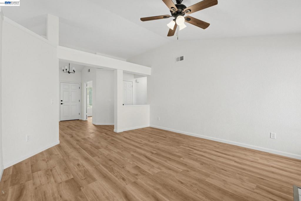 2921 Meadow Hawk Way Property Photo 5