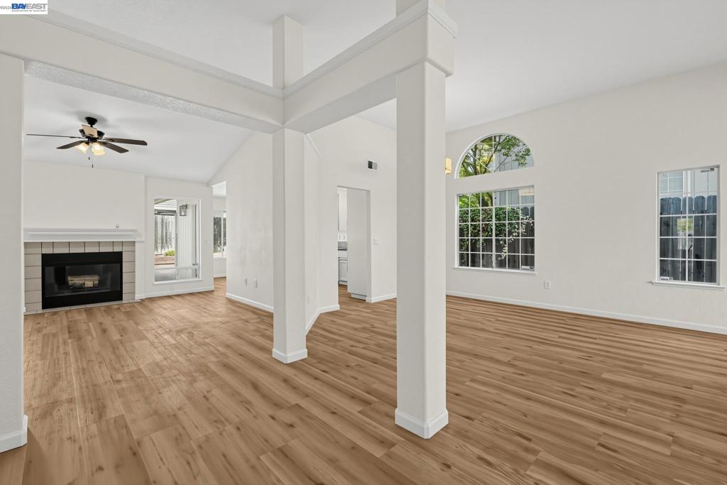 2921 Meadow Hawk Way Property Photo 8