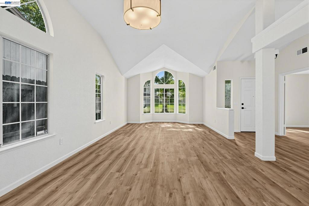 2921 Meadow Hawk Way Property Photo 10