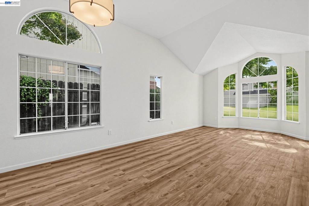 2921 Meadow Hawk Way Property Photo 13