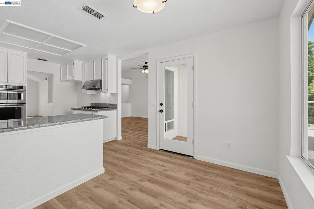 2921 Meadow Hawk Way Property Photo 14