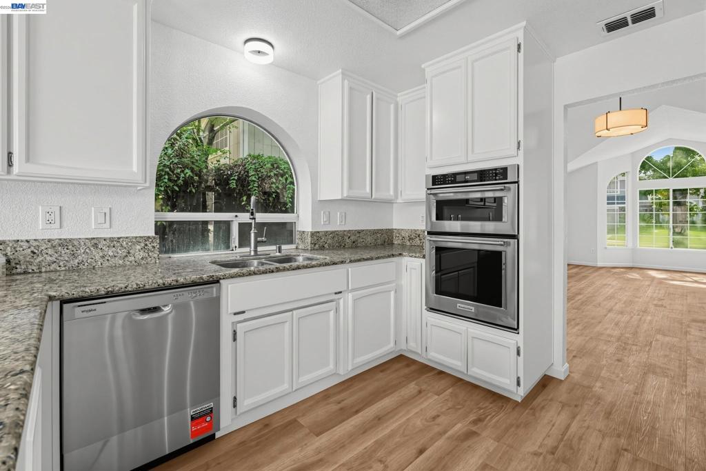 2921 Meadow Hawk Way Property Photo 17