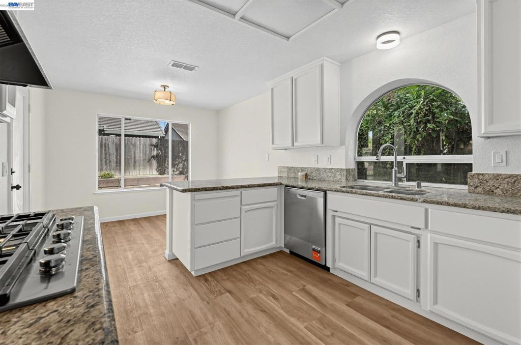 2921 Meadow Hawk Way Property Photo 18