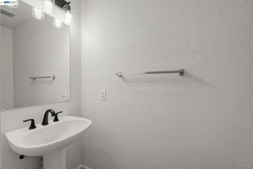 2921 Meadow Hawk Way Property Photo 29