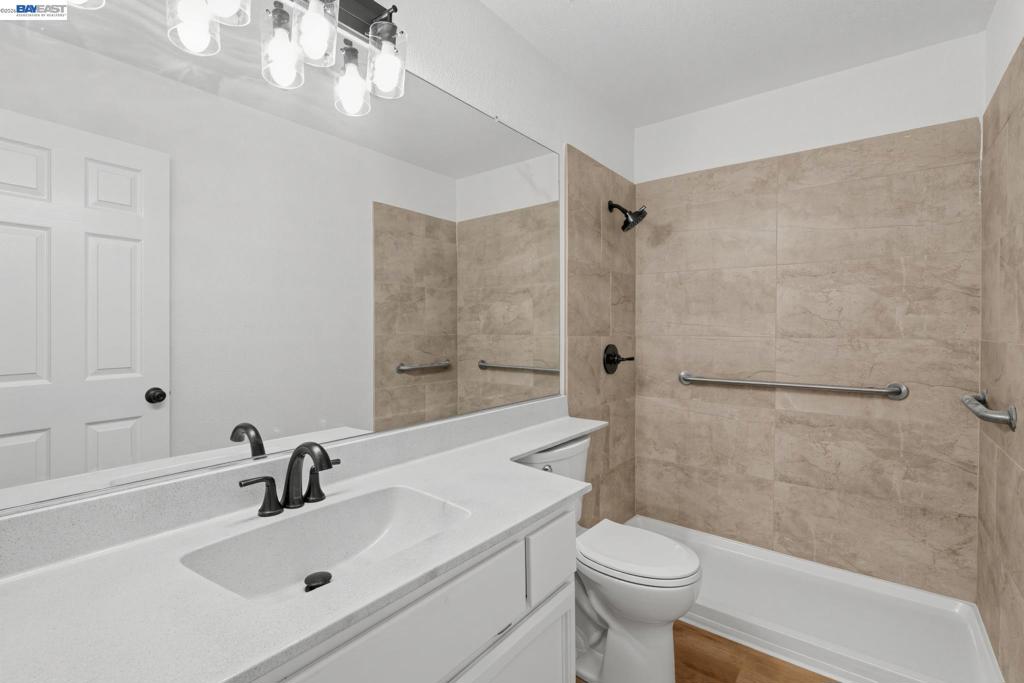 2921 Meadow Hawk Way Property Photo 32
