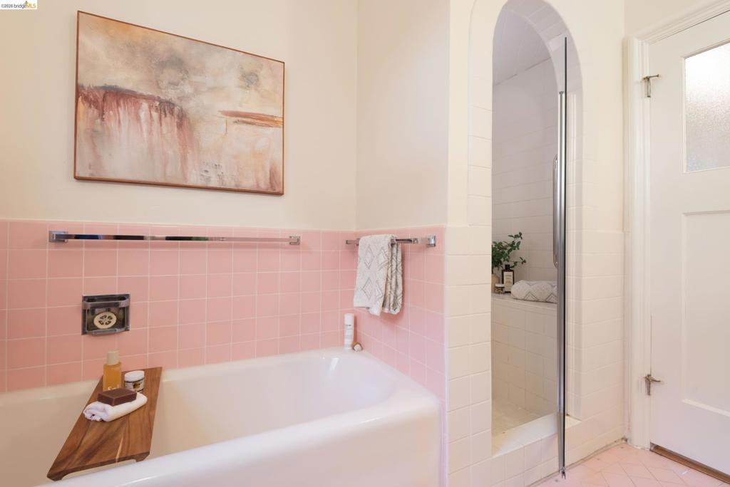 5200 Golden Gate Ave Property Photo 42