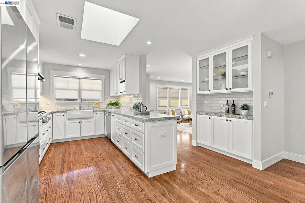 784 Avalon Way Property Photo 10