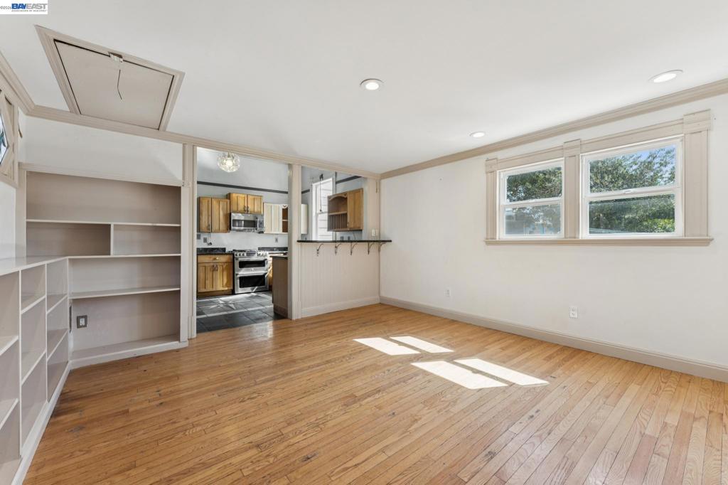 1715 Bay St Property Photo 24