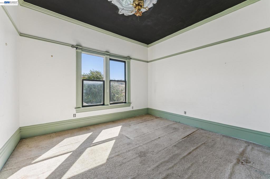 1715 Bay St Property Photo 36