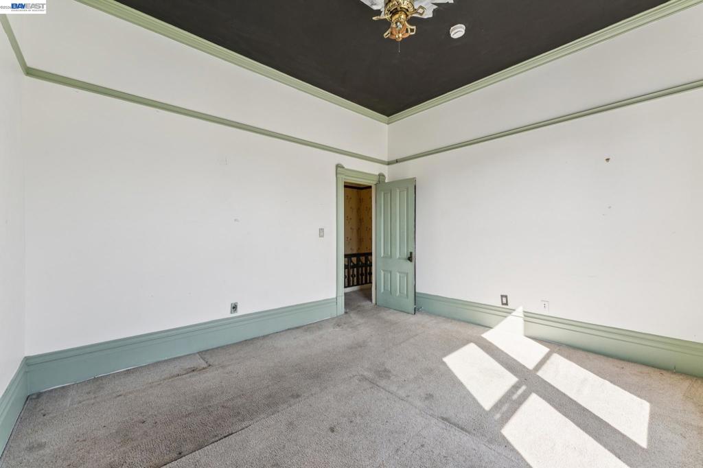 1715 Bay St Property Photo 38
