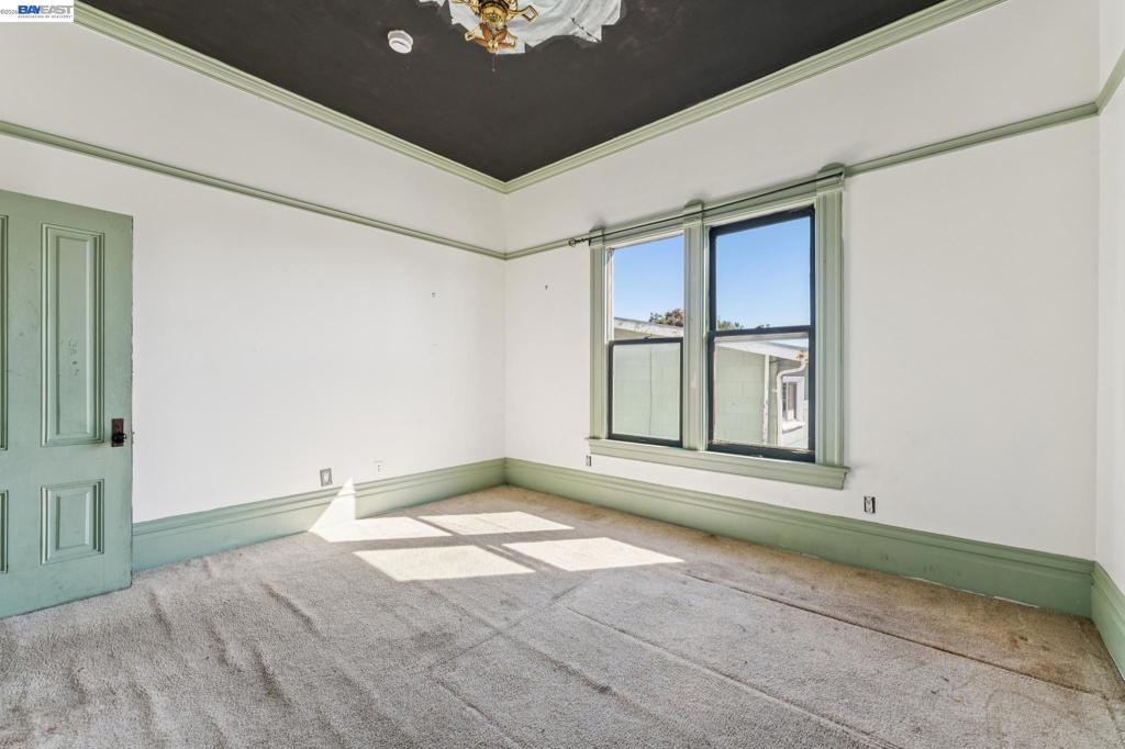 1715 Bay St Property Photo 39