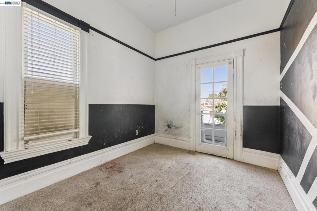 1715 Bay St Property Photo 45
