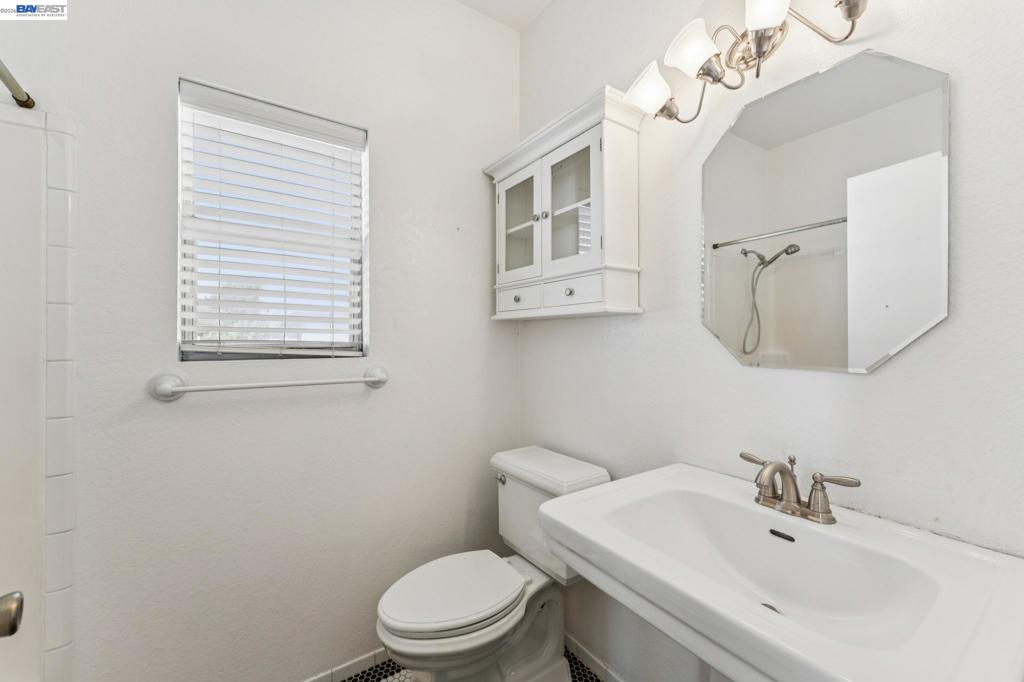 1715 Bay St Property Photo 63