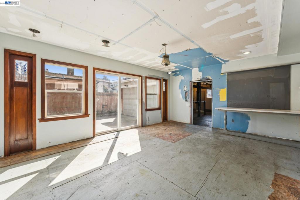 1715 Bay St Property Photo 88