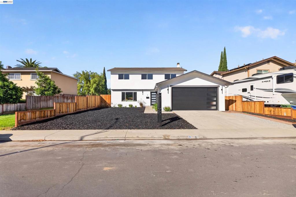 5 Greentree Cir Property Photo 1