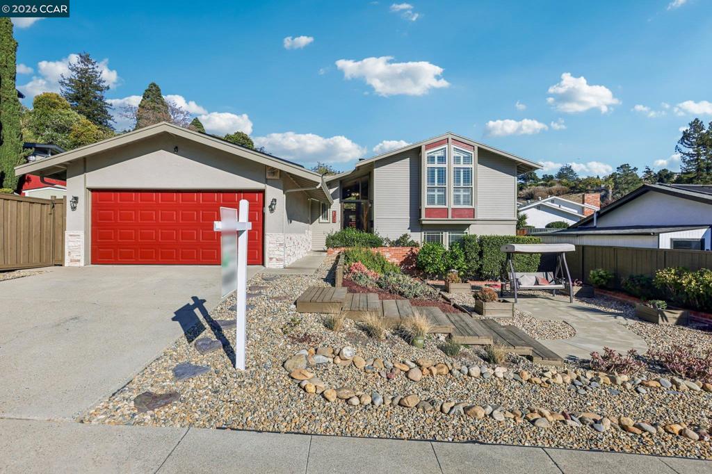 2609 Moraga Dr Property Photo 2