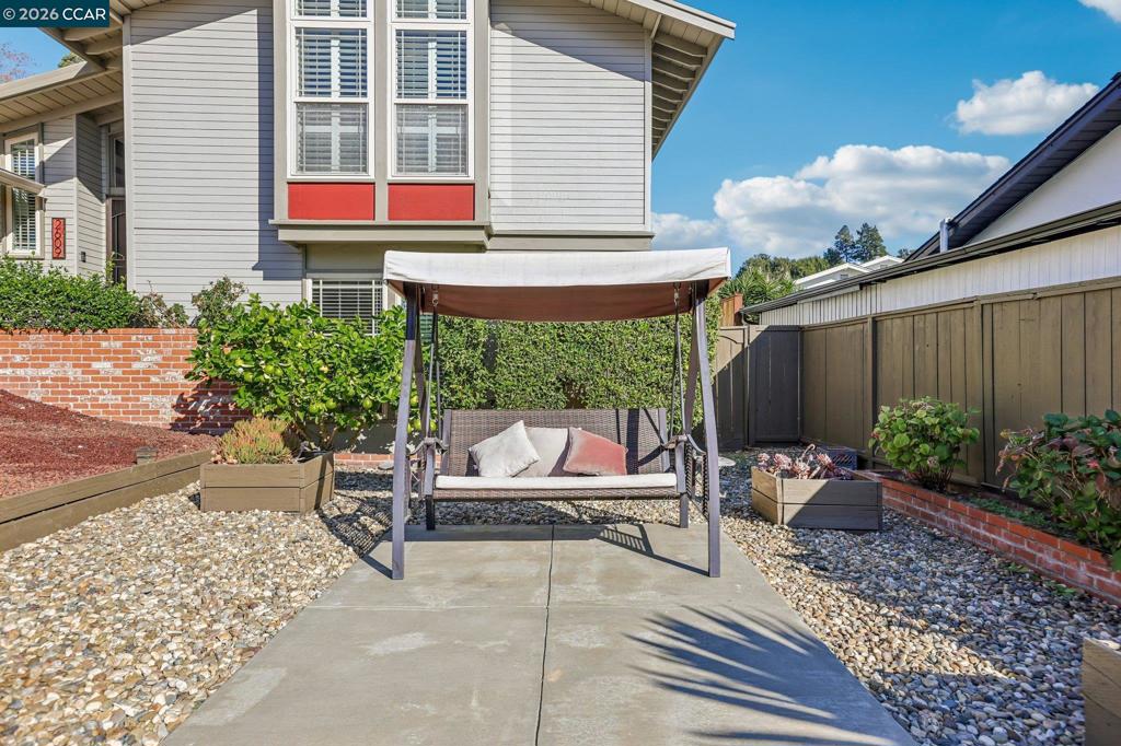 2609 Moraga Dr Property Photo 4