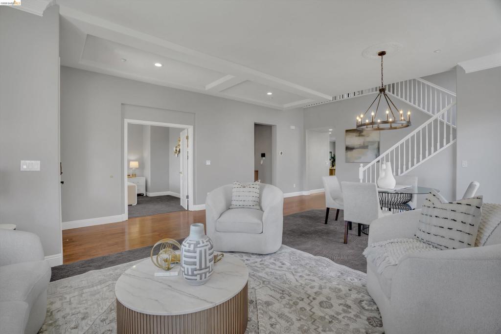 184 E Country Club Property Photo 4