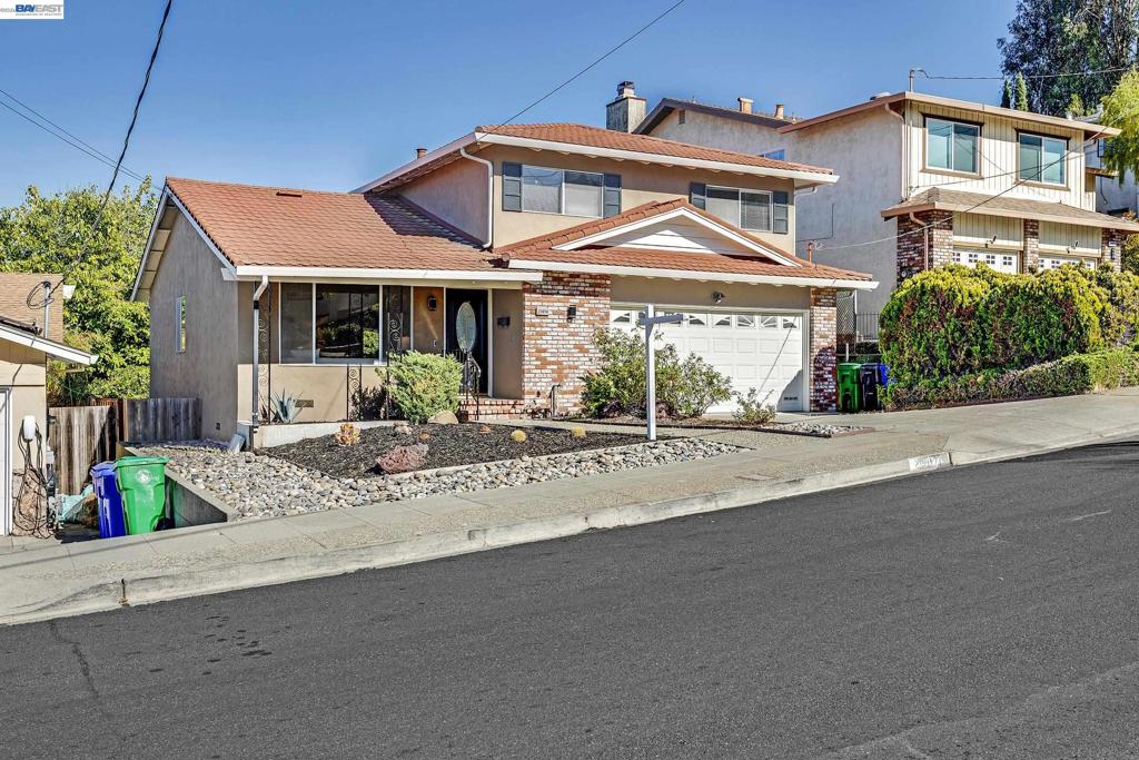 23070 Glenn Ellen Property Photo 1