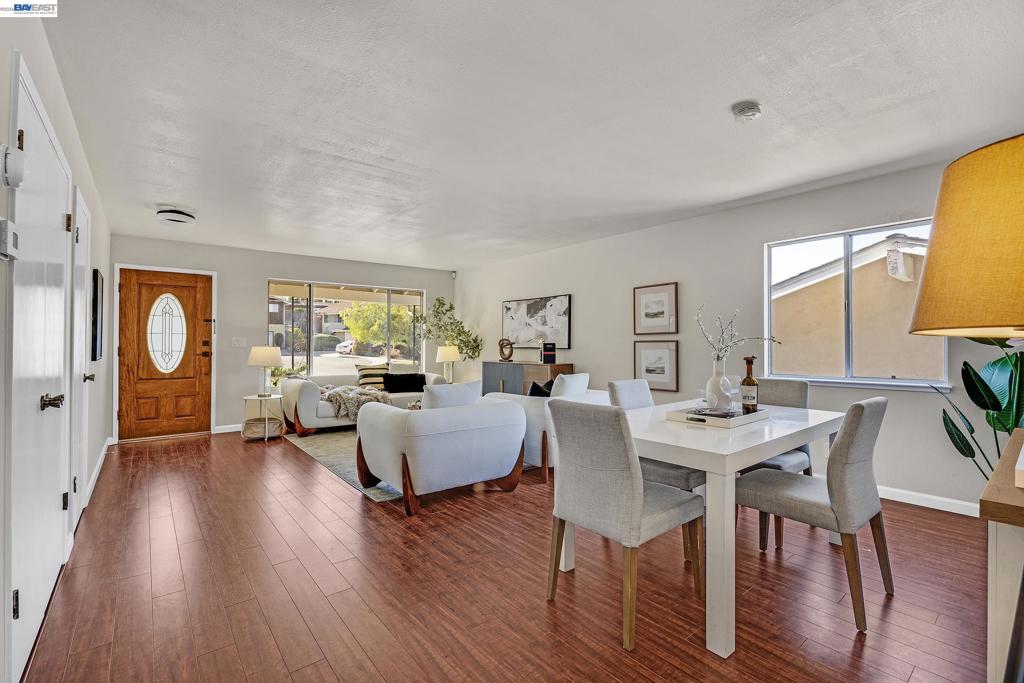 23070 Glenn Ellen Property Photo 3