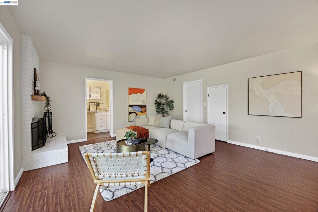23070 Glenn Ellen Property Photo 5