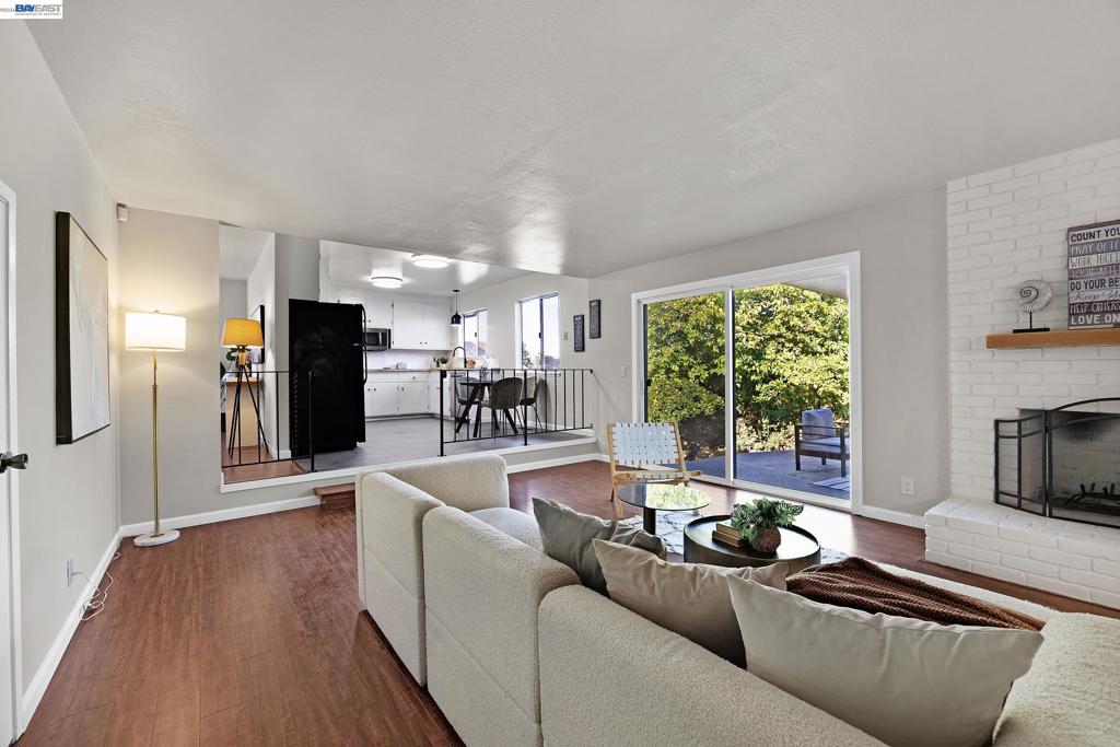 23070 Glenn Ellen Property Photo 6