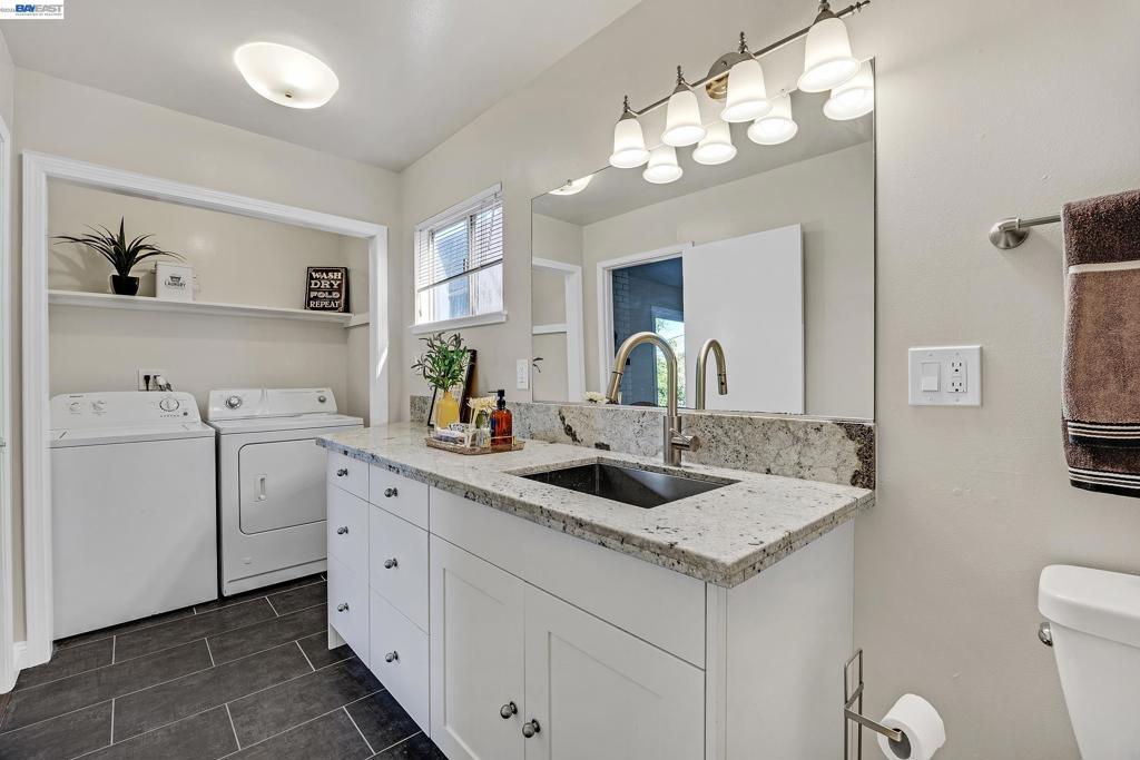 23070 Glenn Ellen Property Photo 7