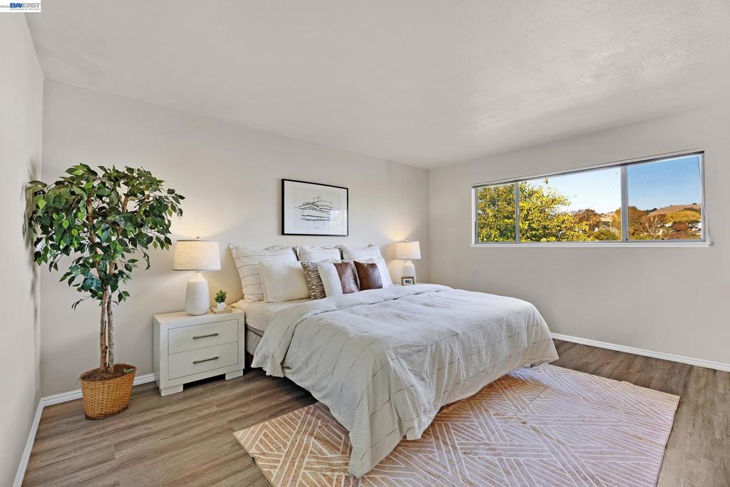 23070 Glenn Ellen Property Photo 12