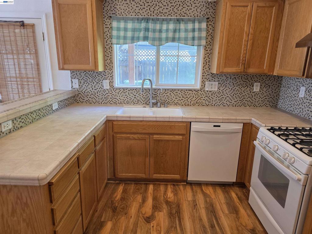 4341 Burr Ct Property Photo 6