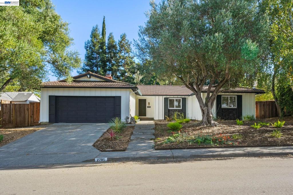 2785 Canyon Creek Dr Property Photo 2