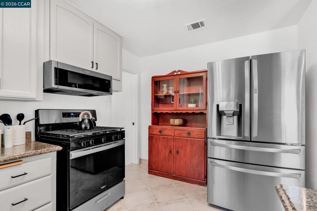 2072 Chalomar Rd Property Photo 11