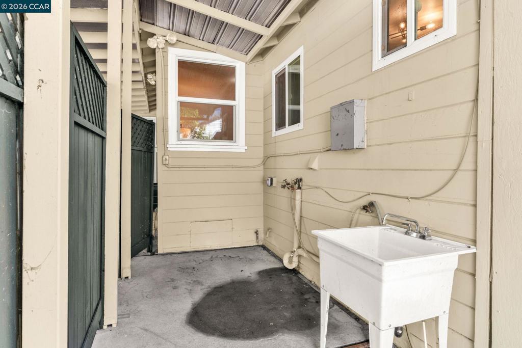 2072 Chalomar Rd Property Photo 36