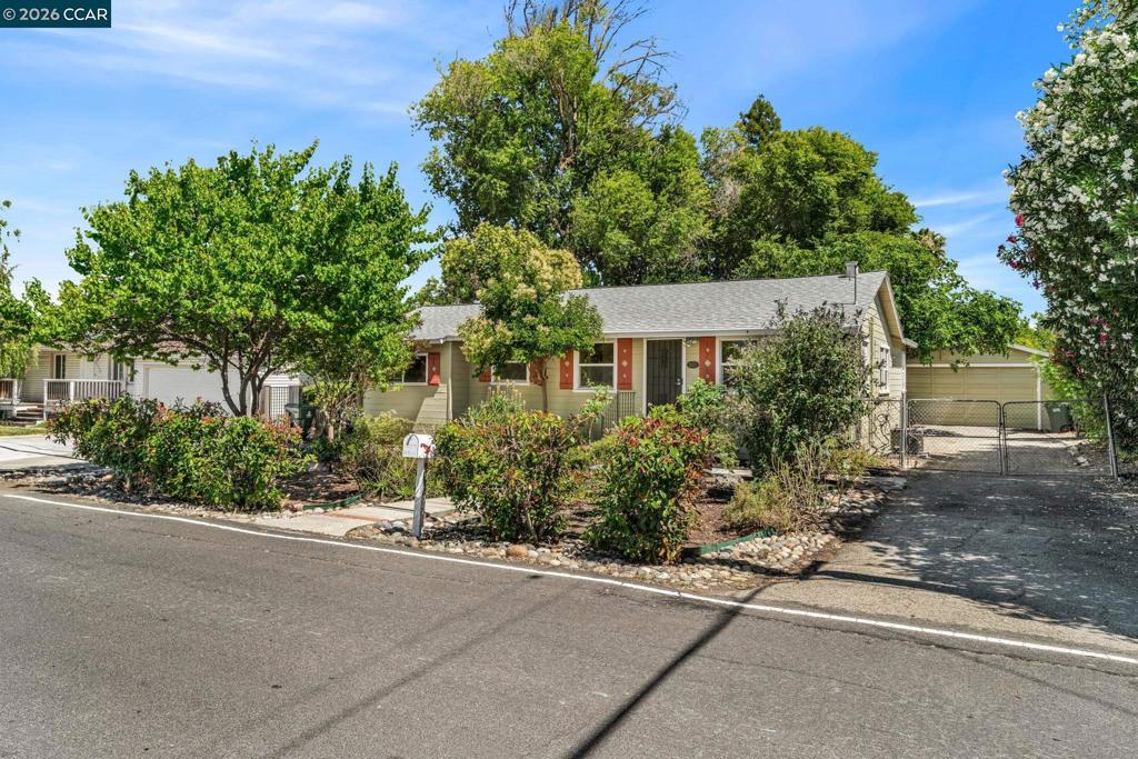 2072 Chalomar Rd Property Photo 42