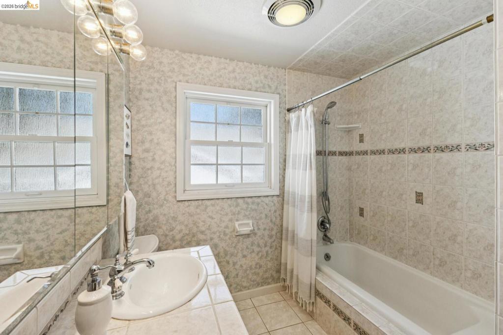 1280 Caroline St Property Photo 23