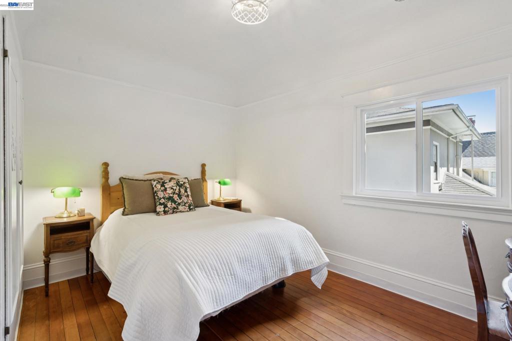 1339 Bay Street Property Photo 28