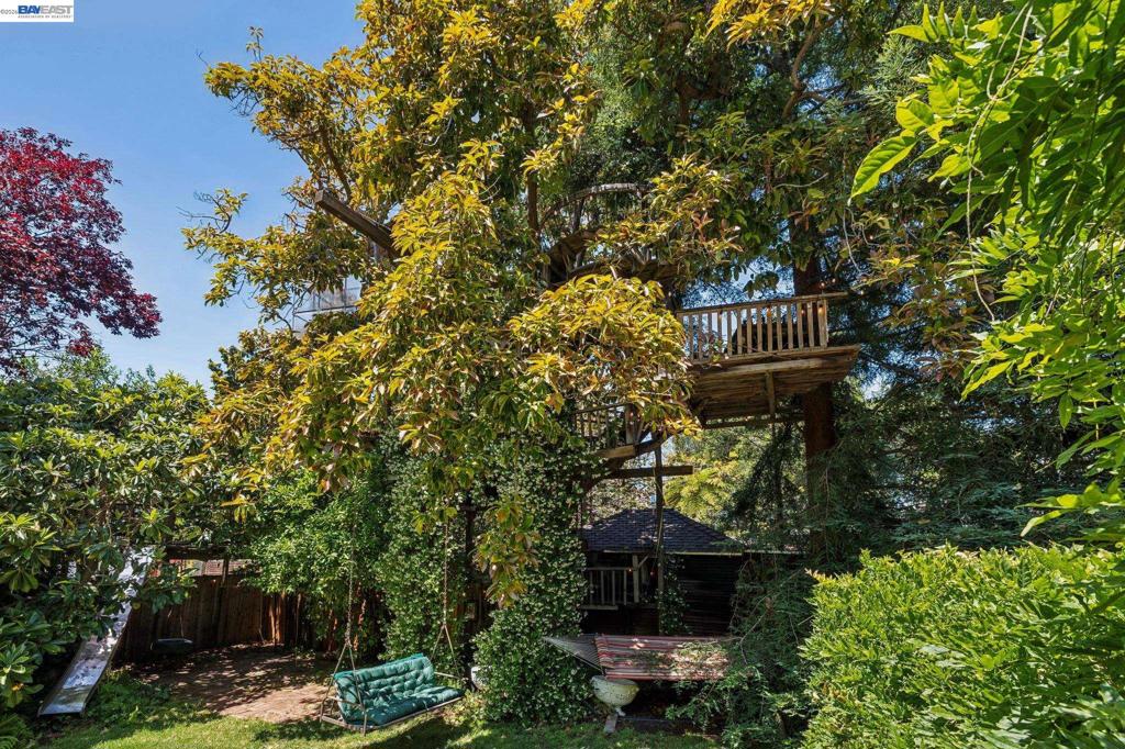 1339 Bay Street Property Photo 34