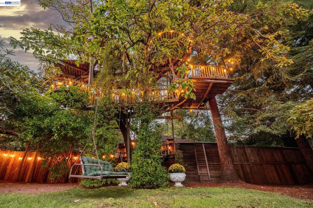 1339 Bay Street Property Photo 41