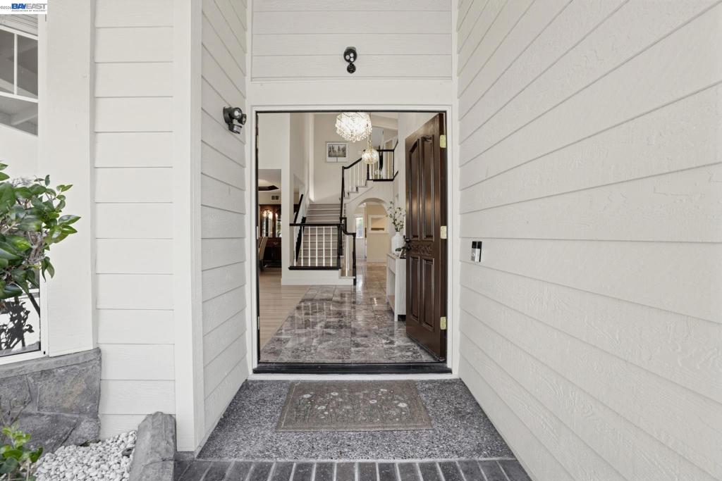 128 Summerset Ct Property Photo 4
