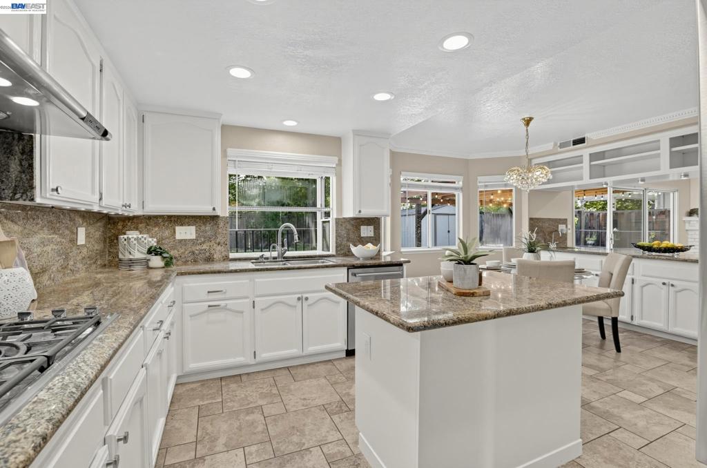 128 Summerset Ct Property Photo 13
