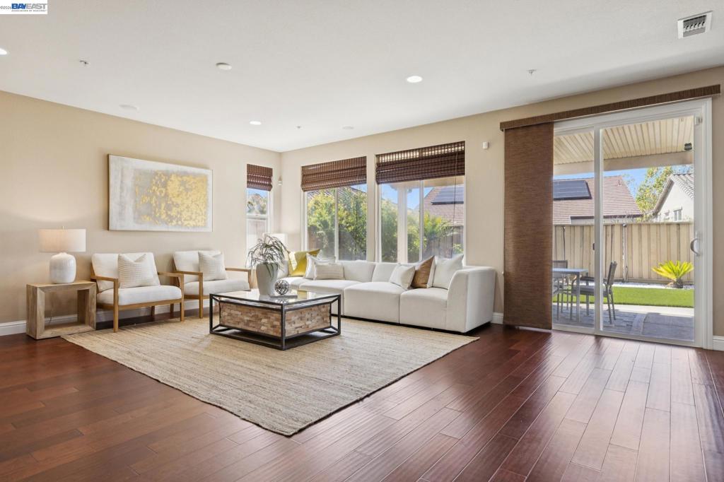 9 Tullach Pl Property Photo 32