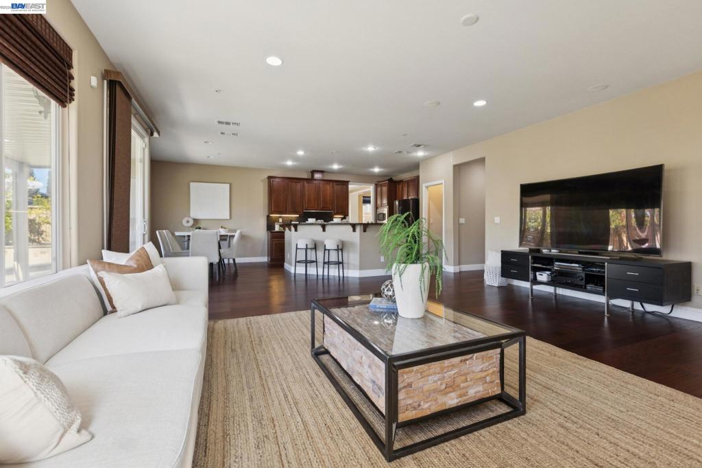 9 Tullach Pl Property Photo 36