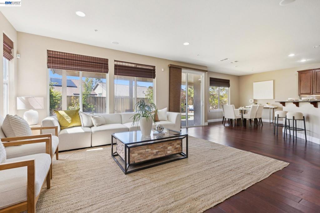 9 Tullach Pl Property Photo 37