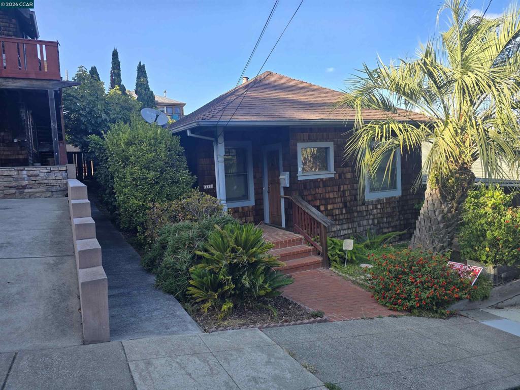 236 Castro St Property Photo 1