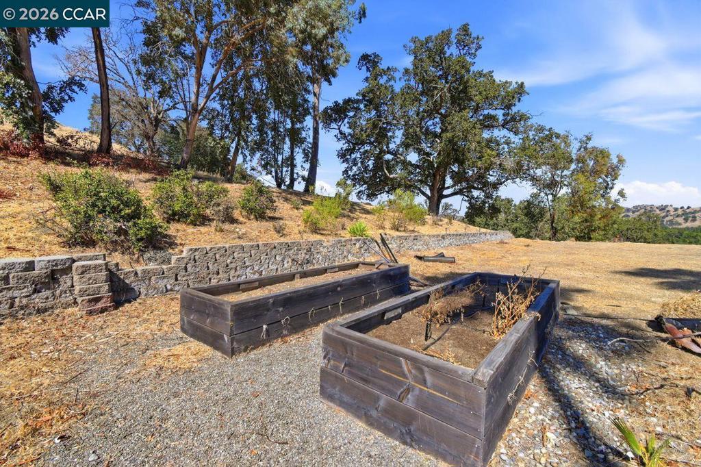 6973 Pleasants Valley Rd Property Photo 16