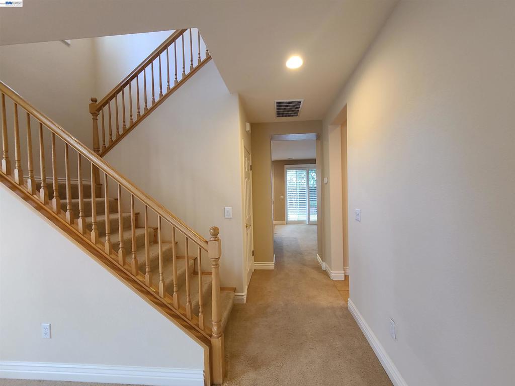 204 Abigail Cir Property Photo 6