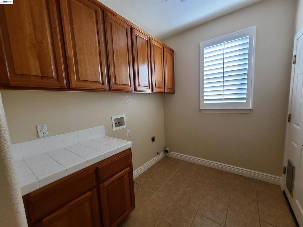 204 Abigail Cir Property Photo 8