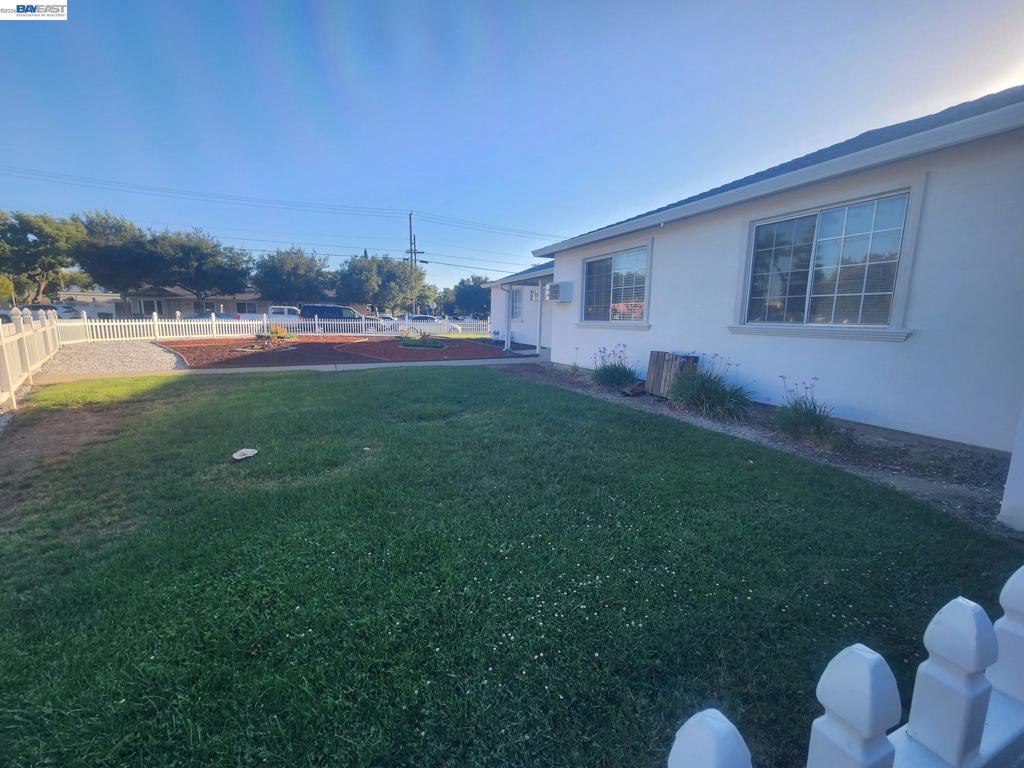 323 Adelle Street Property Photo 3