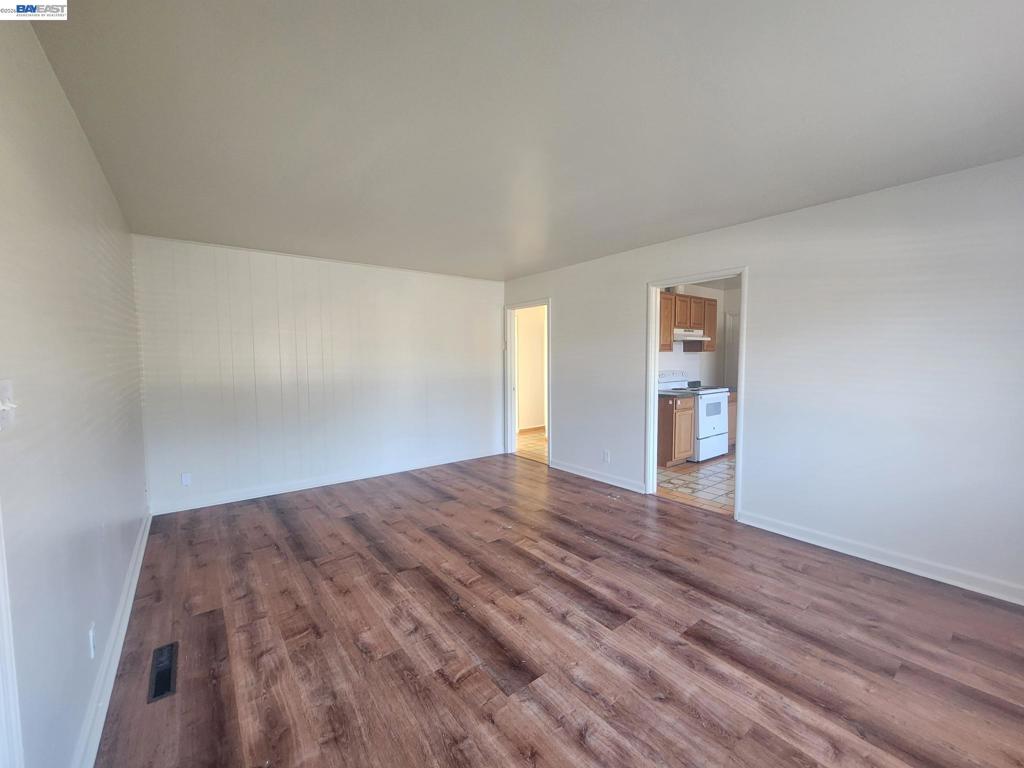 323 Adelle Street Property Photo 5