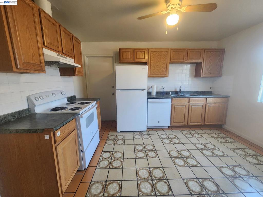 323 Adelle Street Property Photo 8