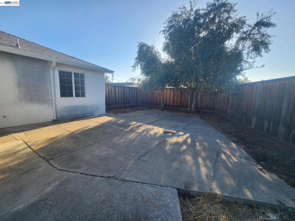 323 Adelle Street Property Photo 20